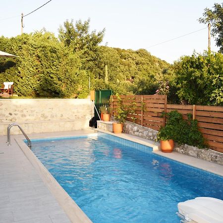 Eco Cottage Vedere With Pool Vederoi 外观 照片